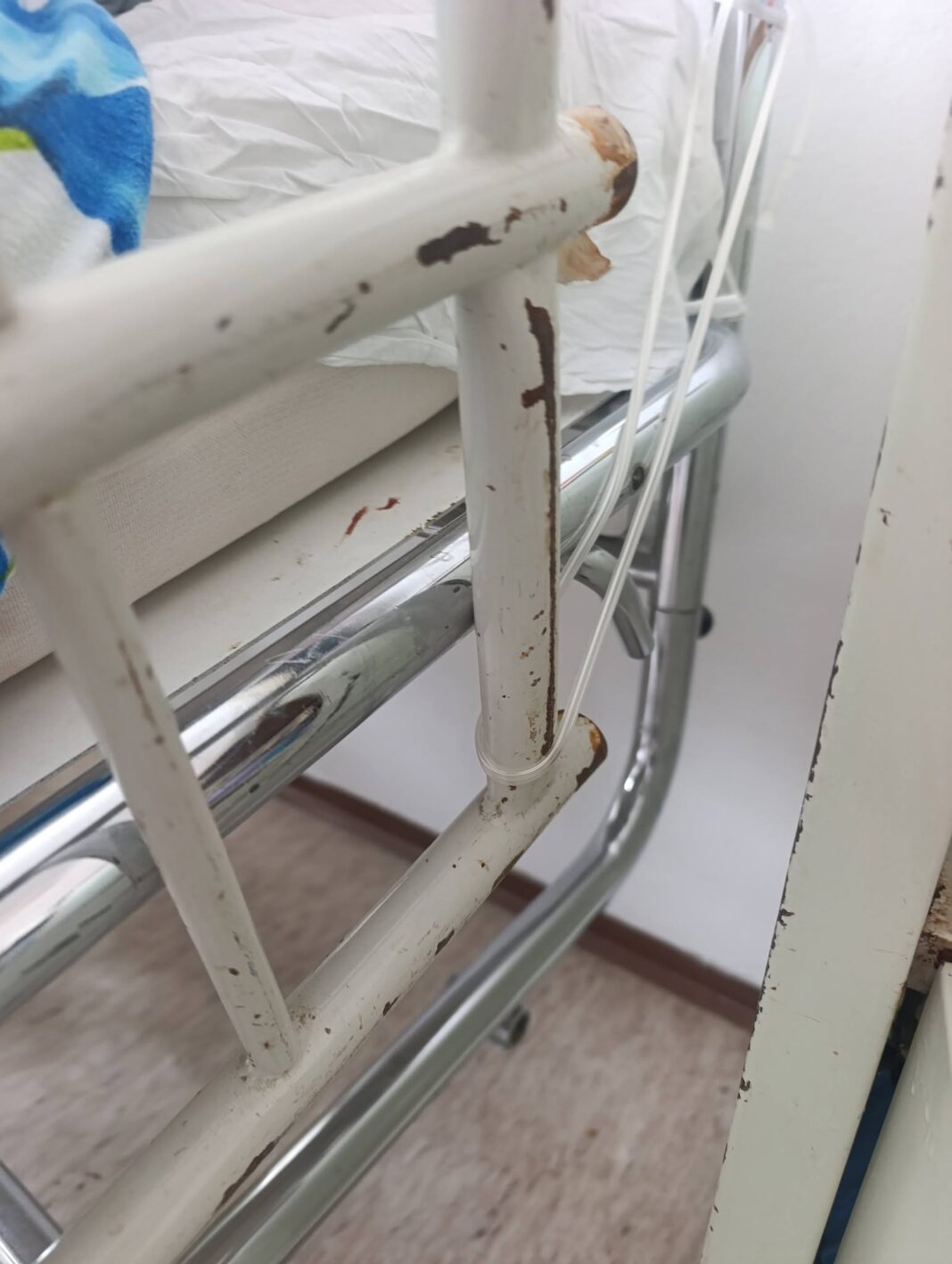 Kada se kreveti vežu crijevima od infuzije, predizborne laži zvuče još jadnije Kada se kreveti vežu crijevima od infuzije, predizborne laži zvuče još jadnije