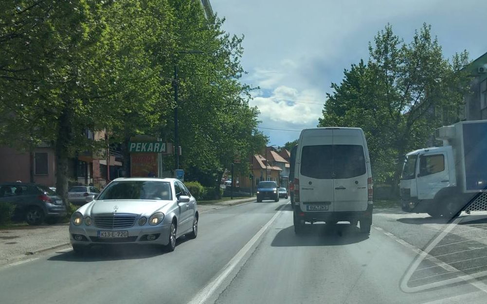 BIHAMK: Na graničnim prelazima zadržavanja nisu duža od 30 minuta BIHAMK: Na graničnim prelazima zadržavanja nisu duža od 30 minuta