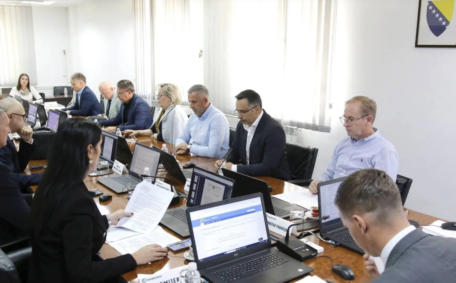 Vlada TK: Novi program za snažniju zaštitu žena i žrtava nasilja u porodici Vlada TK: Novi program za snažniju zaštitu žena i žrtava nasilja u porodici