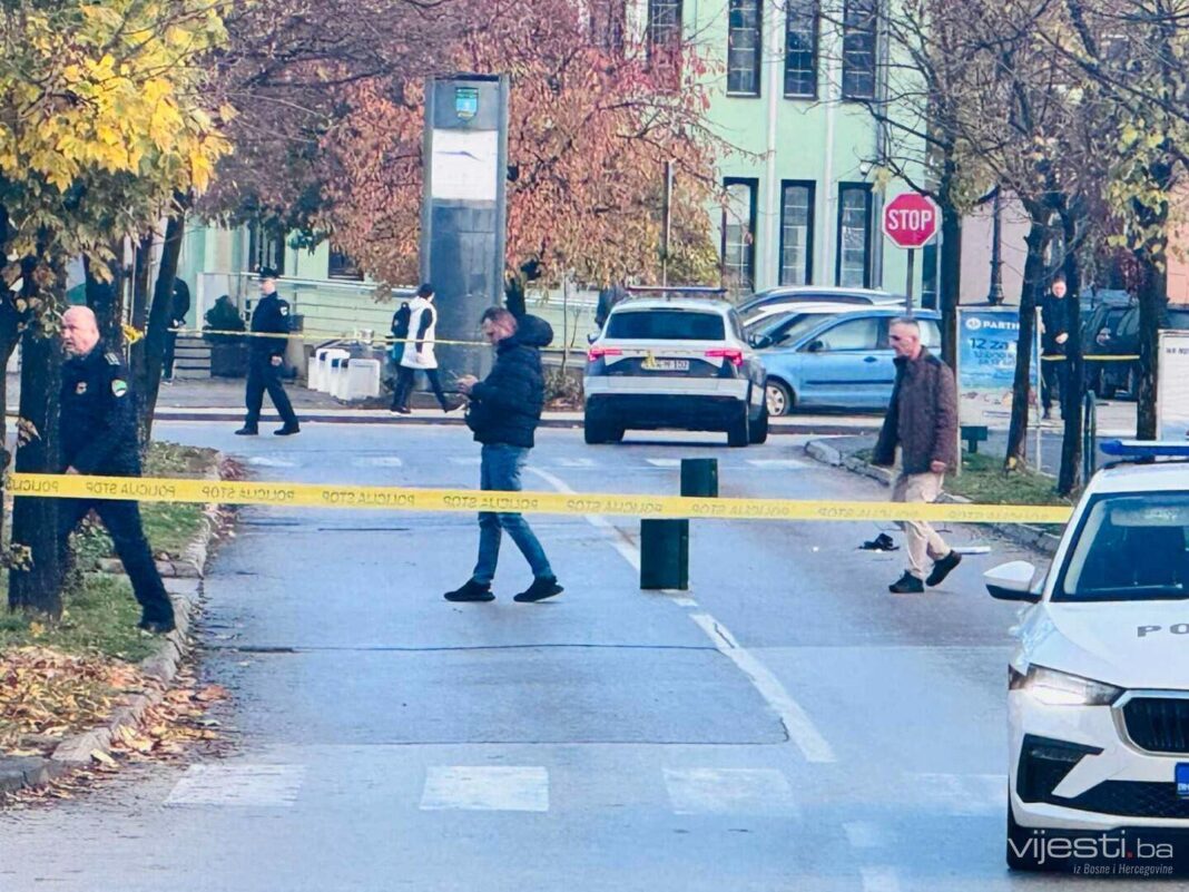Novi detalji krvave pljačke zlatare u Kalesiji: Ko je pucao iz Golfa na policajce? Novi detalji krvave pljačke zlatare u Kalesiji: Ko je pucao iz Golfa na policajce?